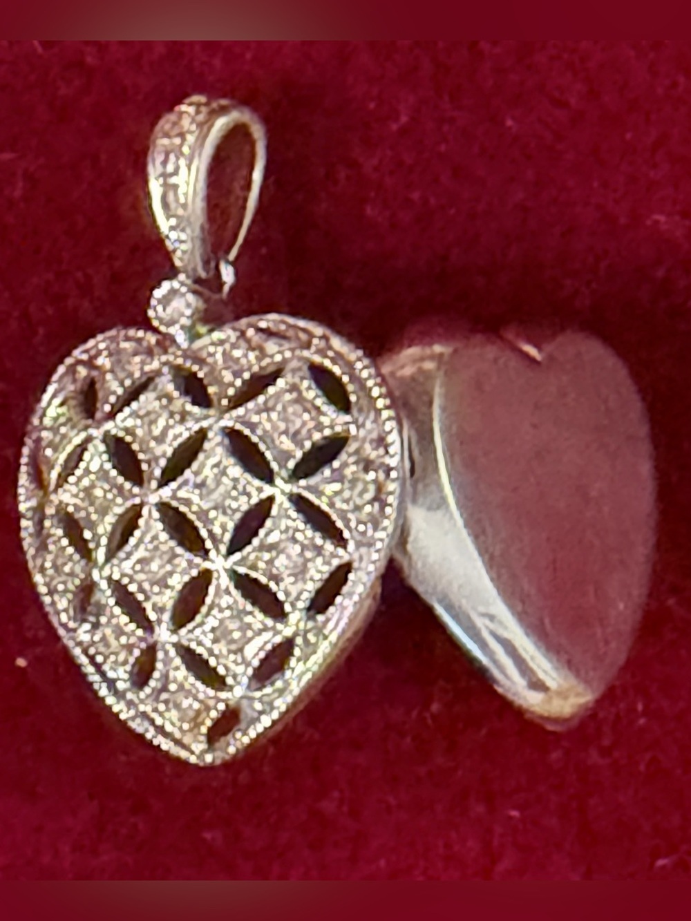 Vintage 14 K Solid Gold Delmar Diamond Locket - Picture 3 of 10